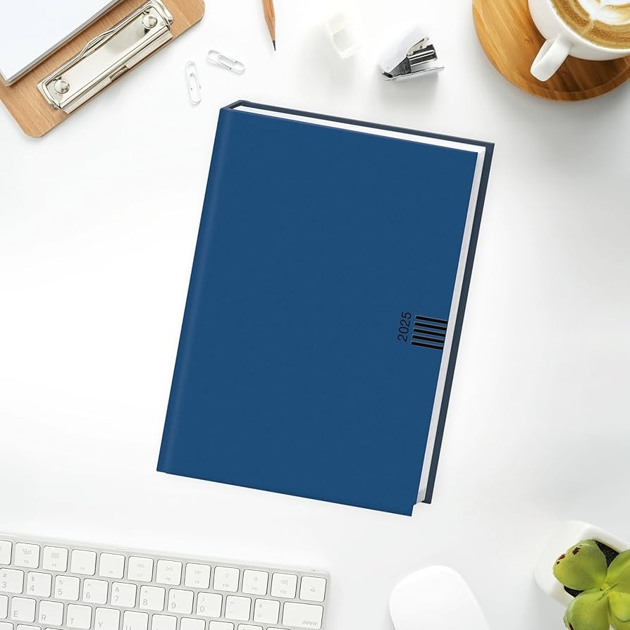 Amazon Wochen Cheftimer A5 Blau 2025 Blauer Terminkalender Mit Wochenkalender Buch Kalender Mit Leseb ndchen Und Eckperforation Wattierter Taschenkalender Zum Planen Von Terminen Kalenderb cher Heye Office Products