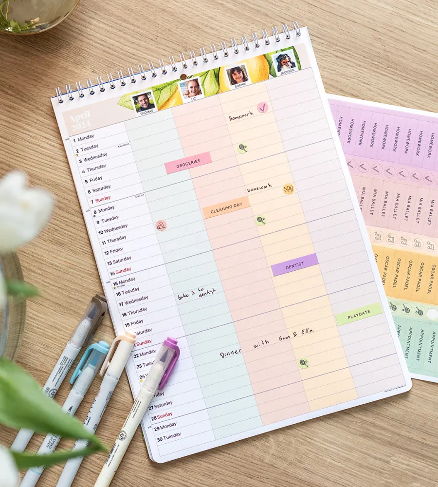 Kalender Für 4Er Familie MIT Monatsübersicht