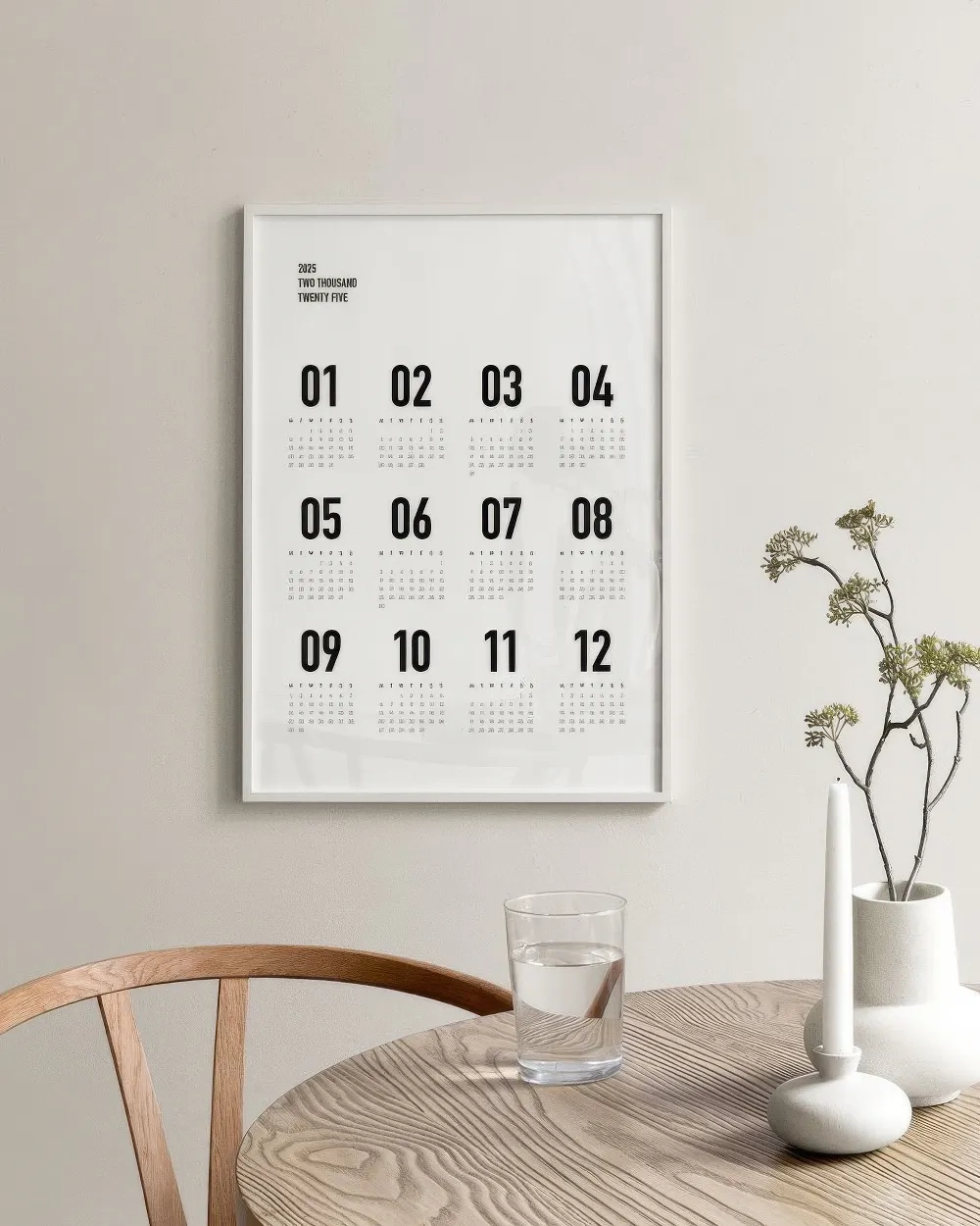 Sort hvid Kalender 2025 Plakat Minimalistisk Design Desenio dk